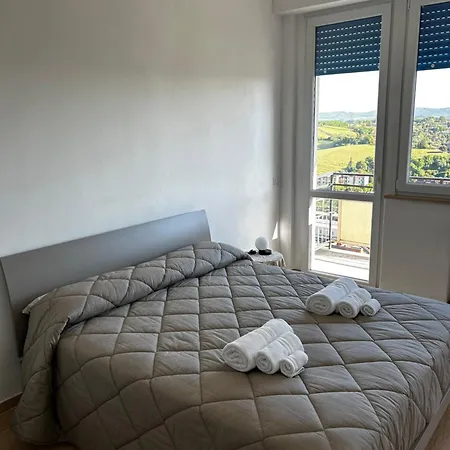 Casa Leonardo, Nuovo Vicino Porta Camollia Апартаменти Сієна